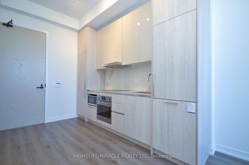 2711 - 225 Commerce St, Vaughan, L4K 5Z7 | Image 3