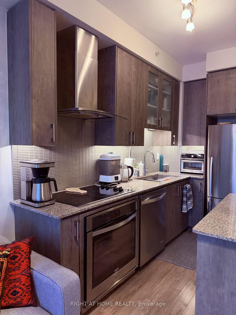 1201B - 9090 Yonge St, Richmond Hill, L4C 0Z1 | Image 3