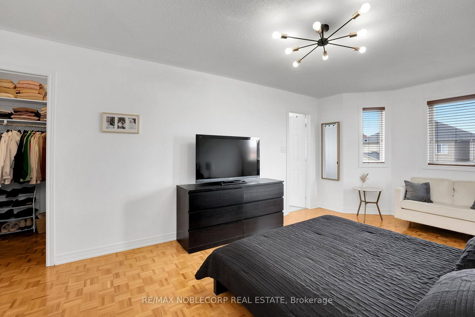 239 Royal Appian Crescent - Photo 20