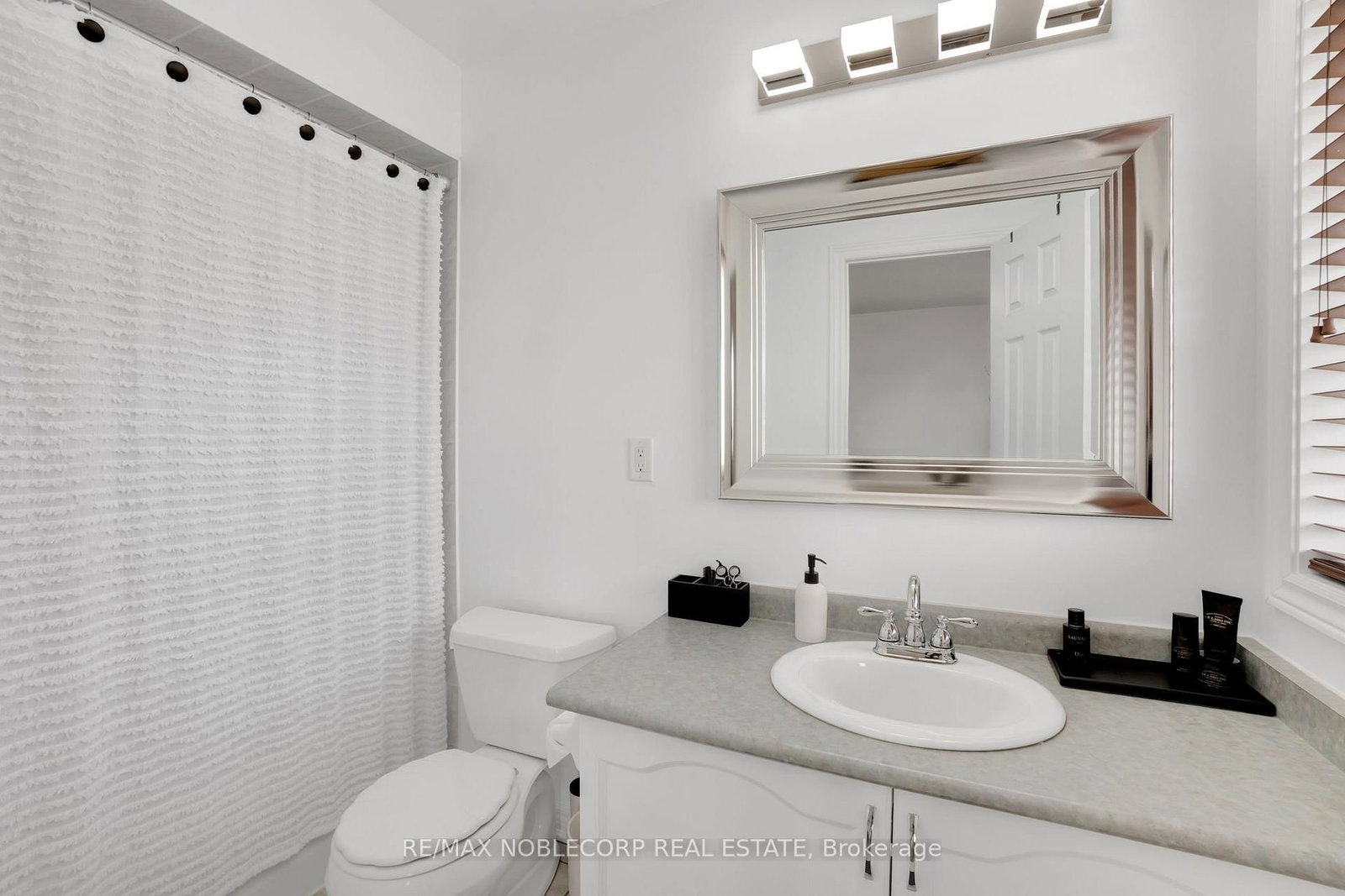 239 Royal Appian Crescent - Photo 22