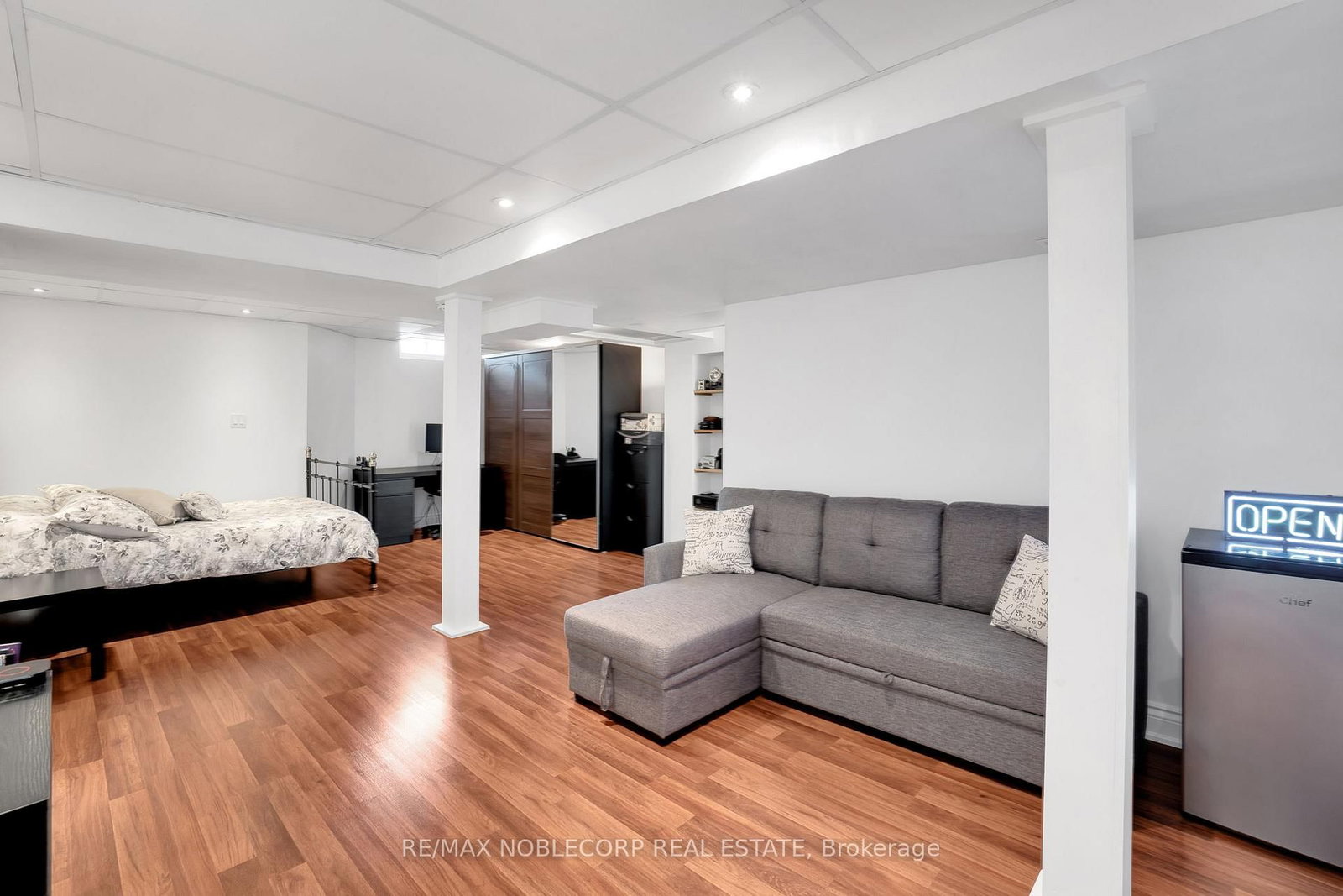 239 Royal Appian Crescent - Photo 27