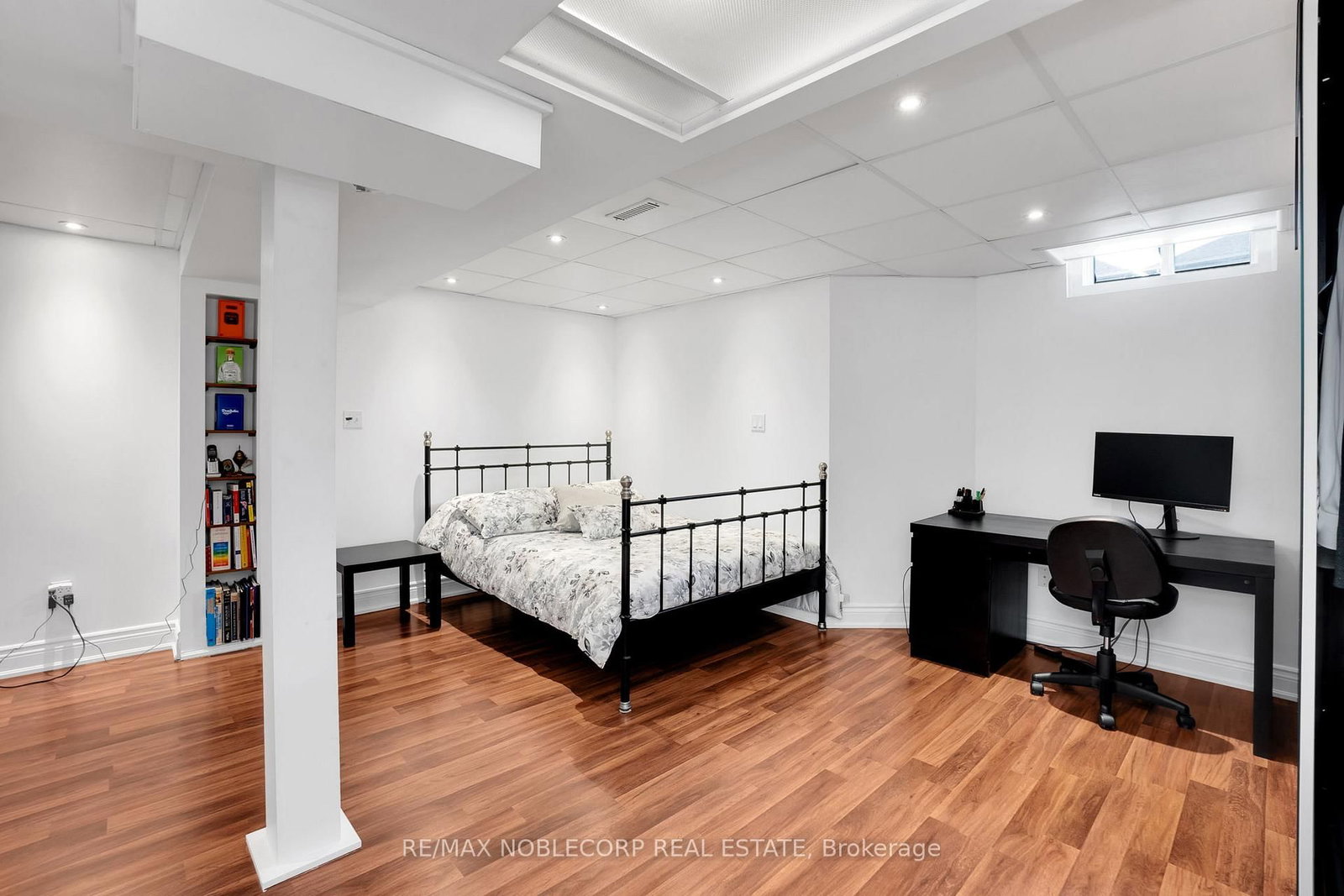 239 Royal Appian Crescent - Photo 30