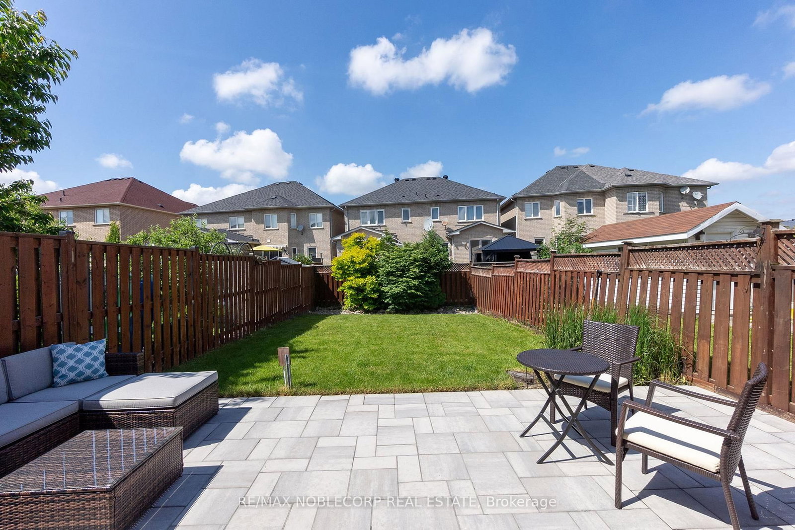 239 Royal Appian Crescent - Photo 35