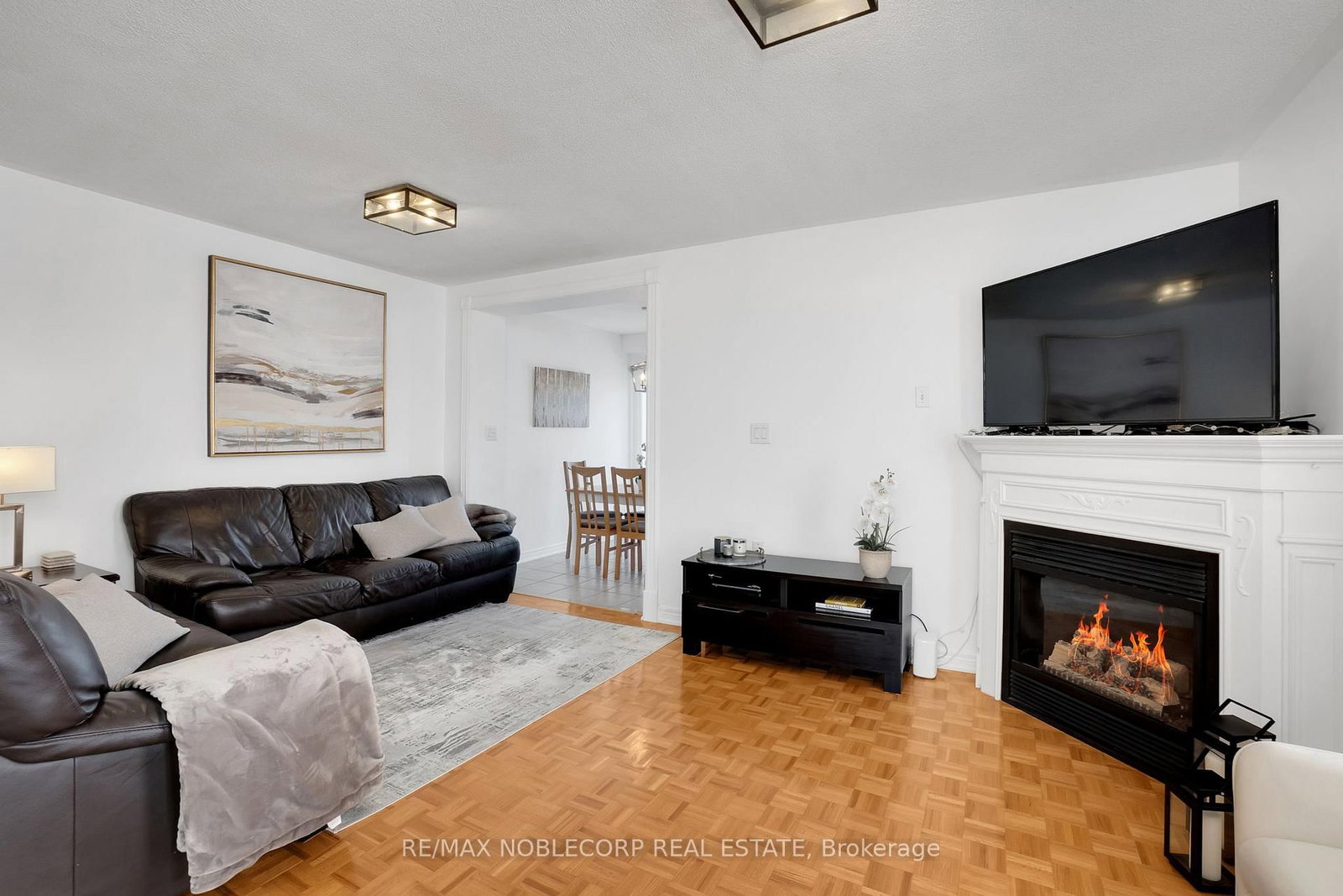 239 Royal Appian Crescent - Photo 8