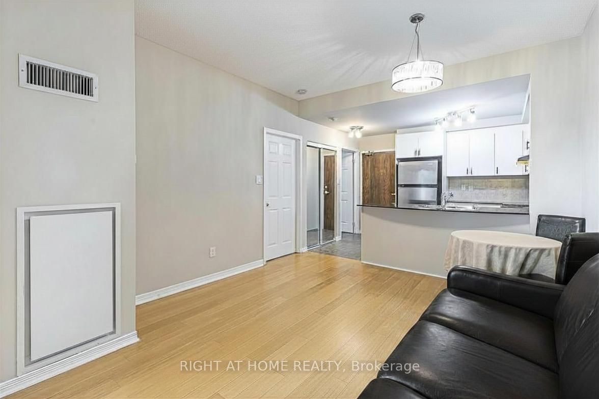 8 Maison Parc Court, Unit 305 - Photo 13