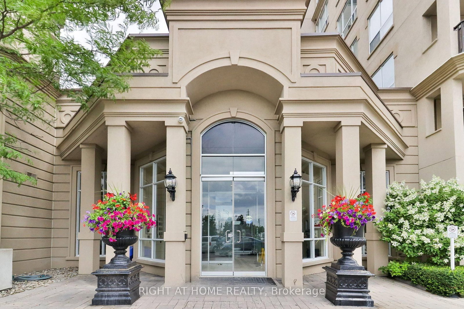 8 Maison Parc Court, Unit 305 - Photo 3