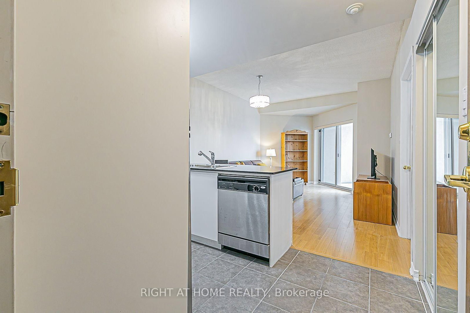 8 Maison Parc Court, Unit 305 - Photo 7