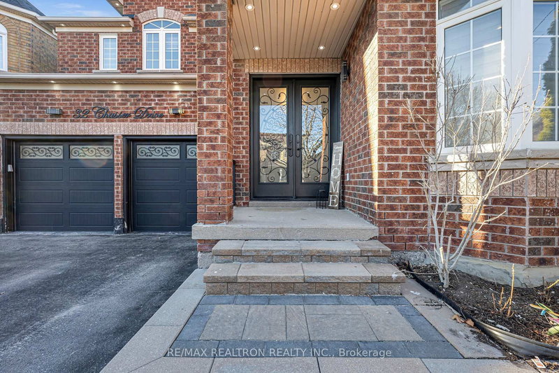 32 Chasser Dr, Markham, L6E 1S6 | Image 3