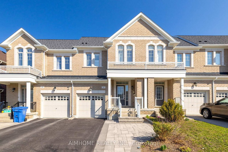 92 Radial Dr, Aurora, L4G 0Z8 | Image 2