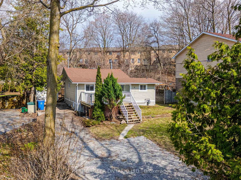 37 Pineway Ave, Georgina, L4P 1X7 | Image 2