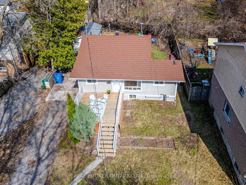 37 Pineway Ave, Georgina, L4P 1X7 | Image 3