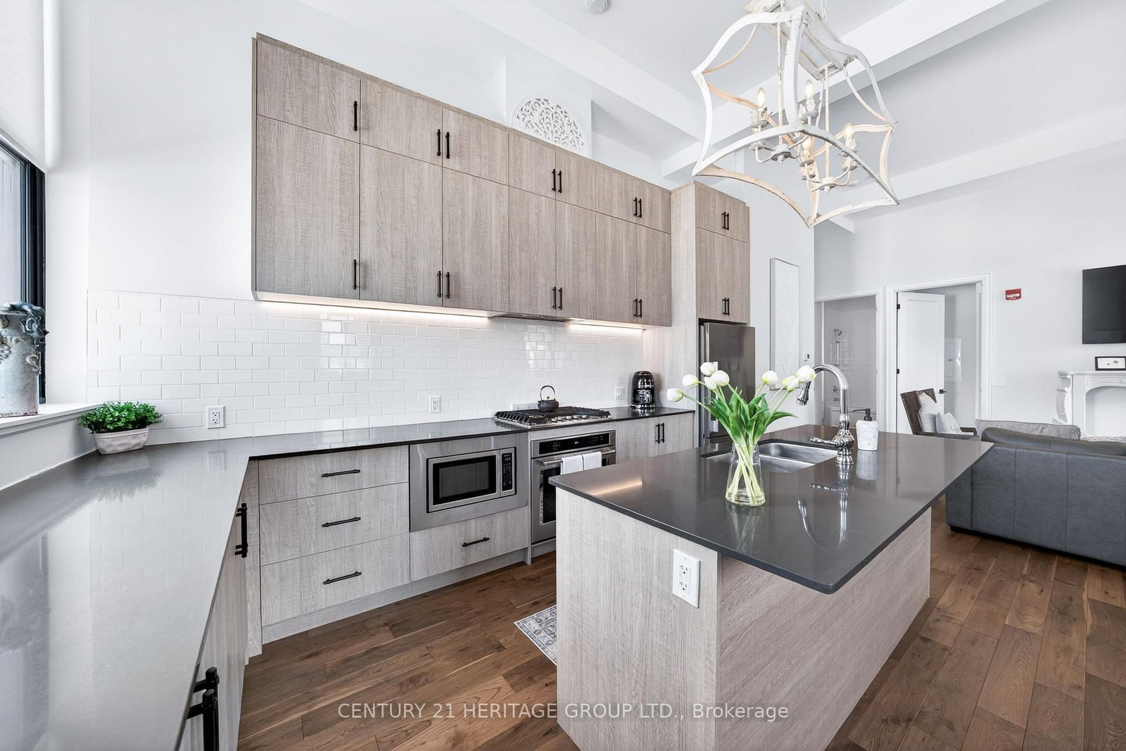 400 Park Avenue, Unit 304 - Photo 11