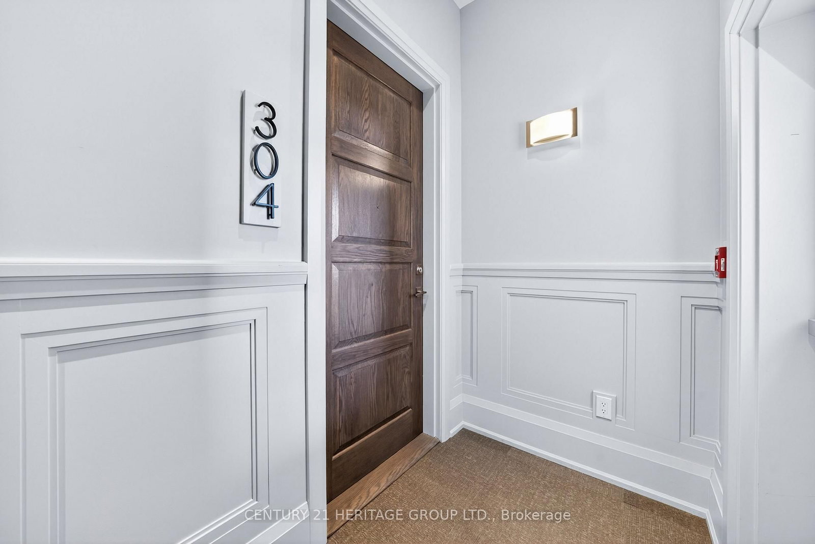 400 Park Avenue, Unit 304 - Photo 2