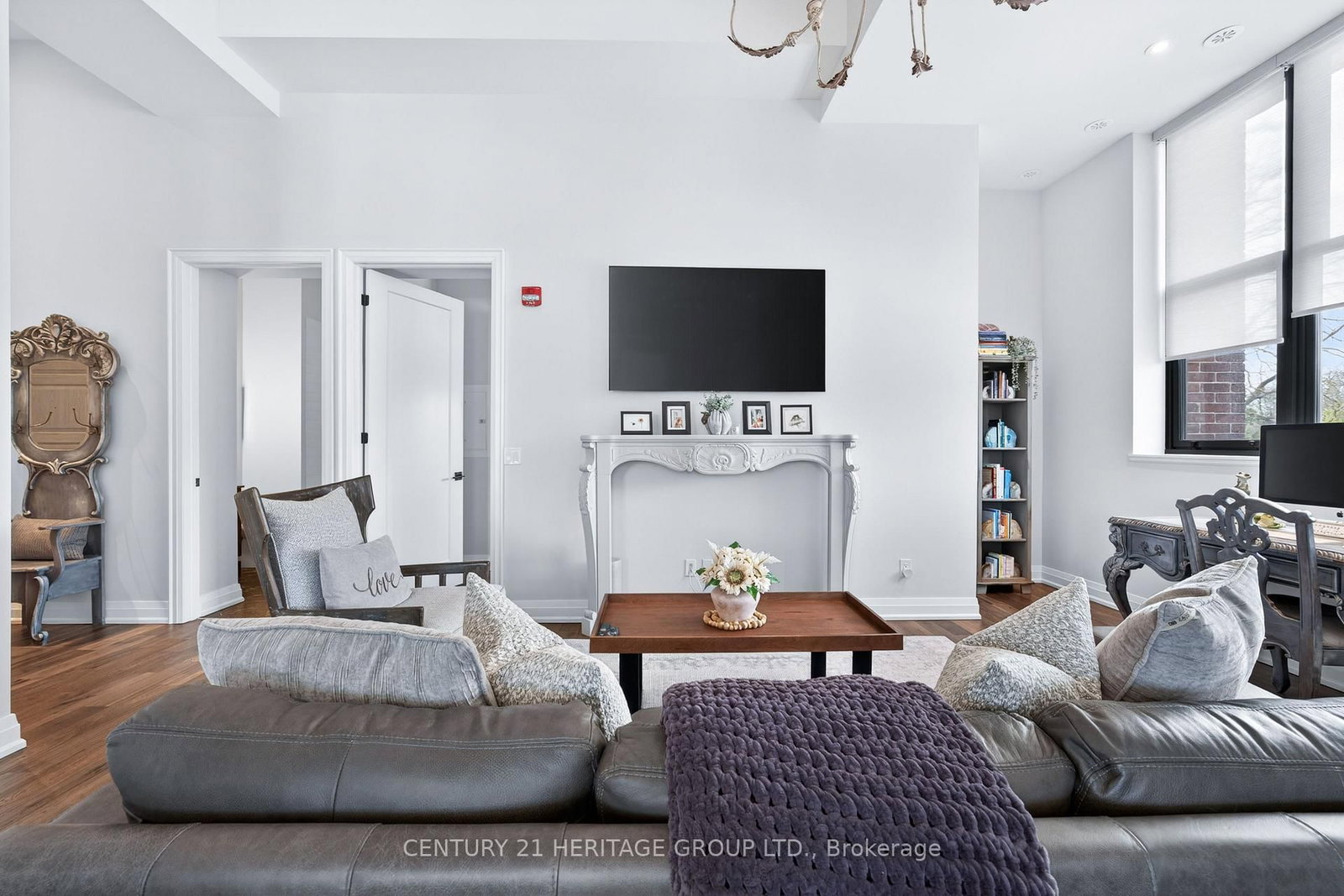 400 Park Avenue, Unit 304 - Photo 6