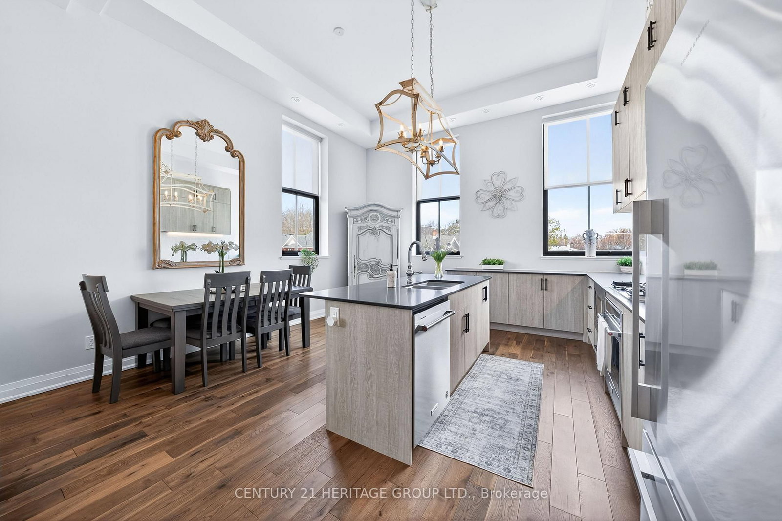 400 Park Avenue, Unit 304 - Photo 8