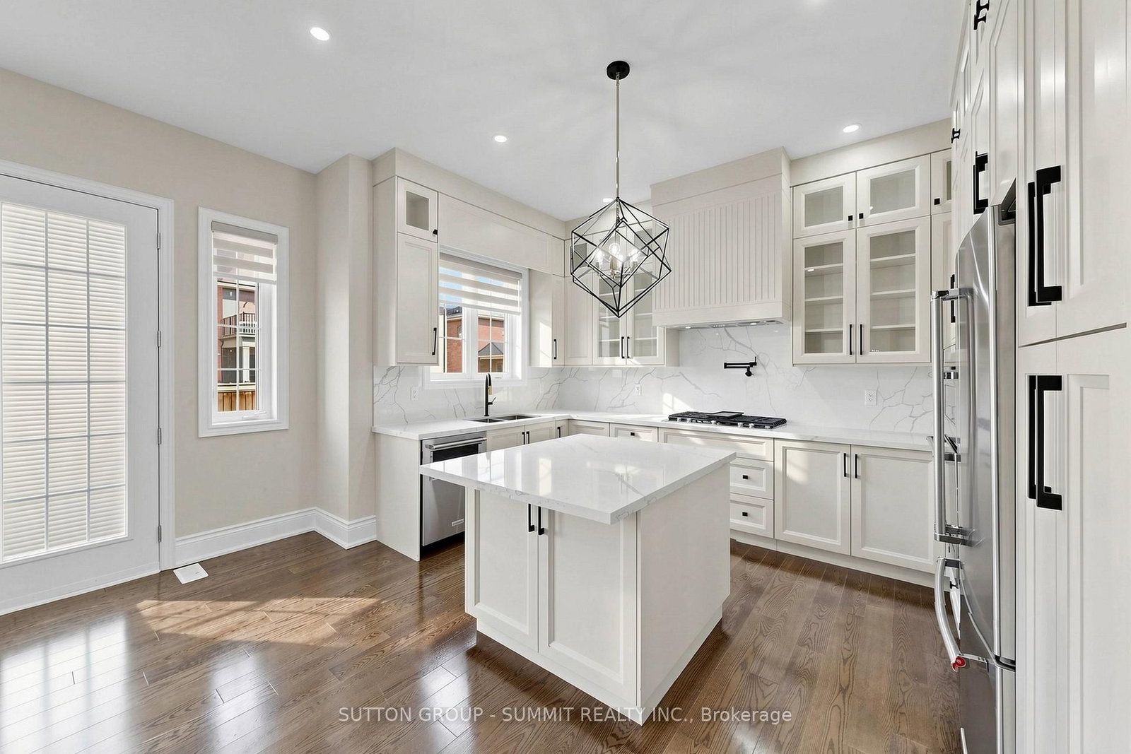 22 PORT ROYAL Avenue, Unit MAIN FLOOR - Photo 10