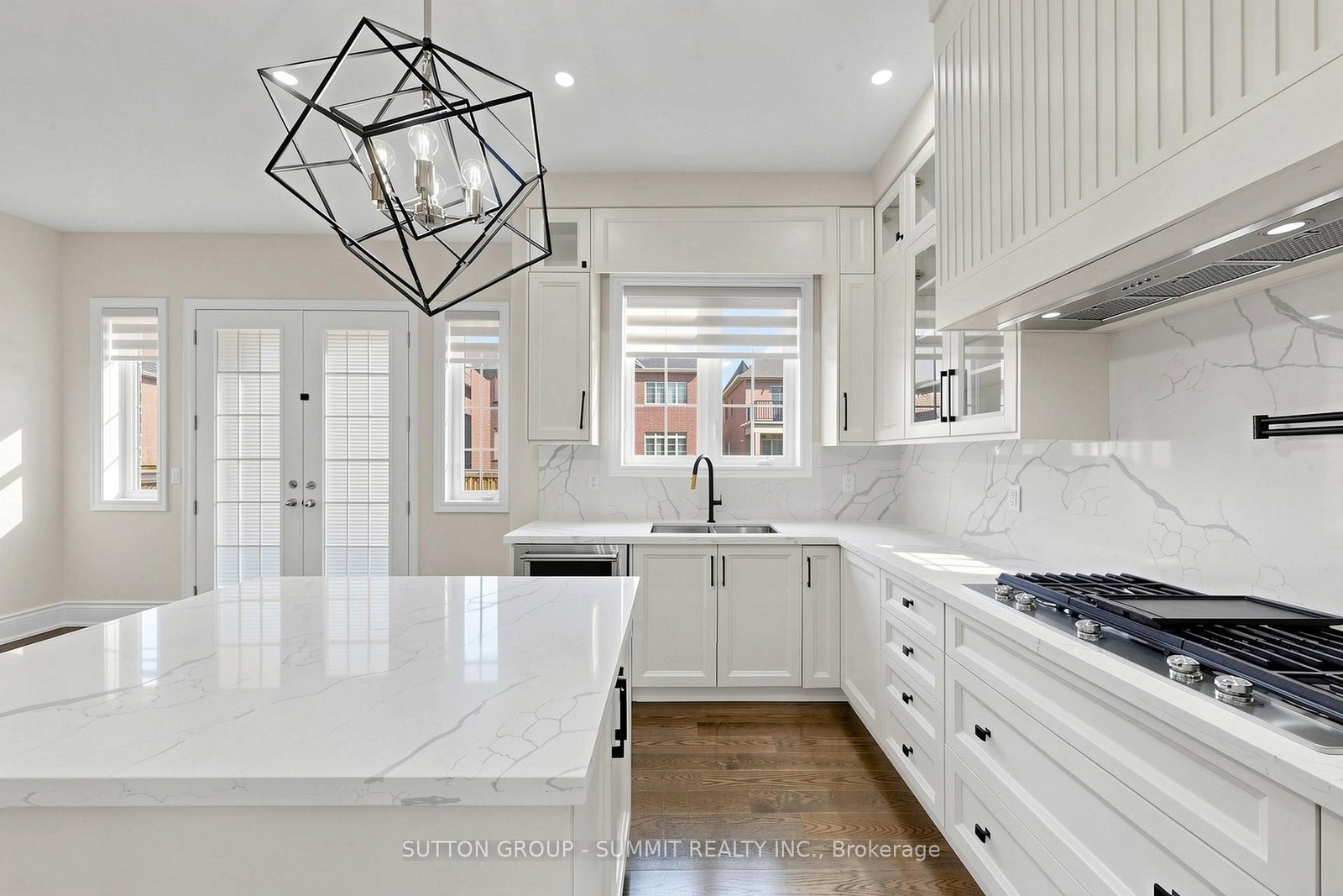 22 PORT ROYAL Avenue, Unit MAIN FLOOR - Photo 11