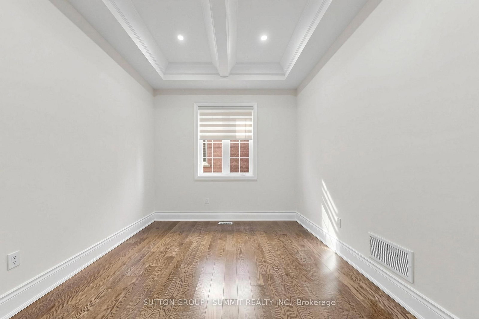 22 PORT ROYAL Avenue, Unit MAIN FLOOR - Photo 14