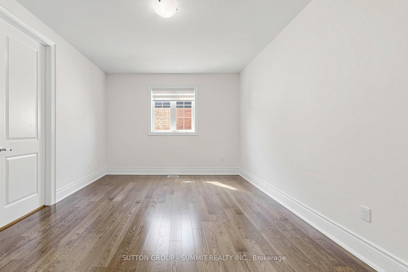 22 PORT ROYAL Avenue, Unit MAIN FLOOR - Photo 21