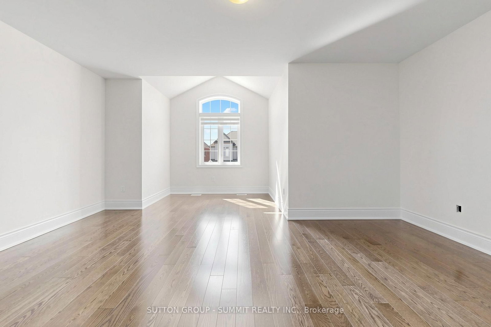 22 PORT ROYAL Avenue, Unit MAIN FLOOR - Photo 23