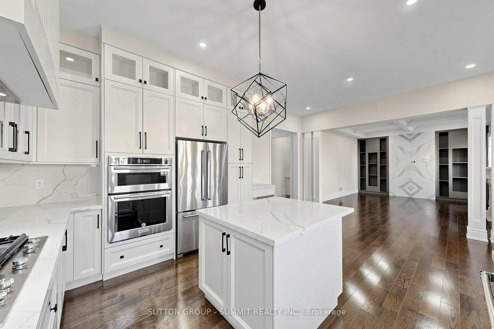 22 PORT ROYAL Avenue, Unit MAIN FLOOR - Photo 4