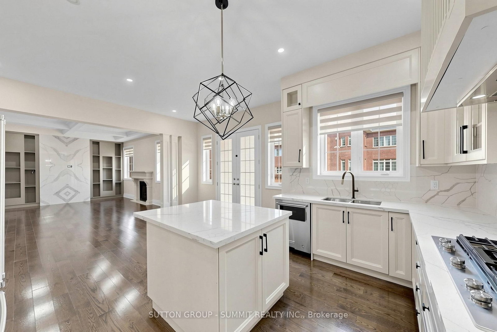 22 PORT ROYAL Avenue, Unit MAIN FLOOR - Photo 5