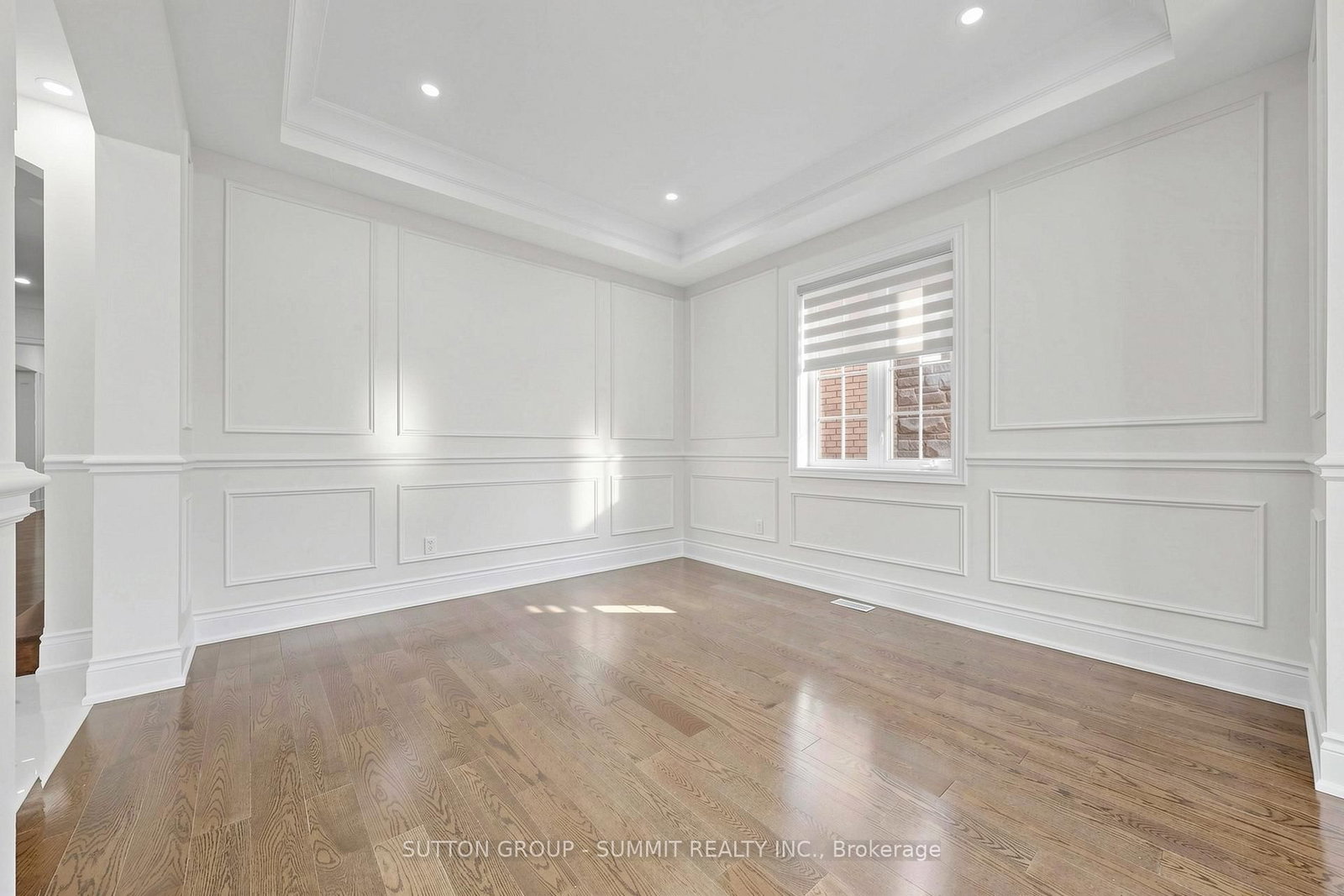 22 PORT ROYAL Avenue, Unit MAIN FLOOR - Photo 6