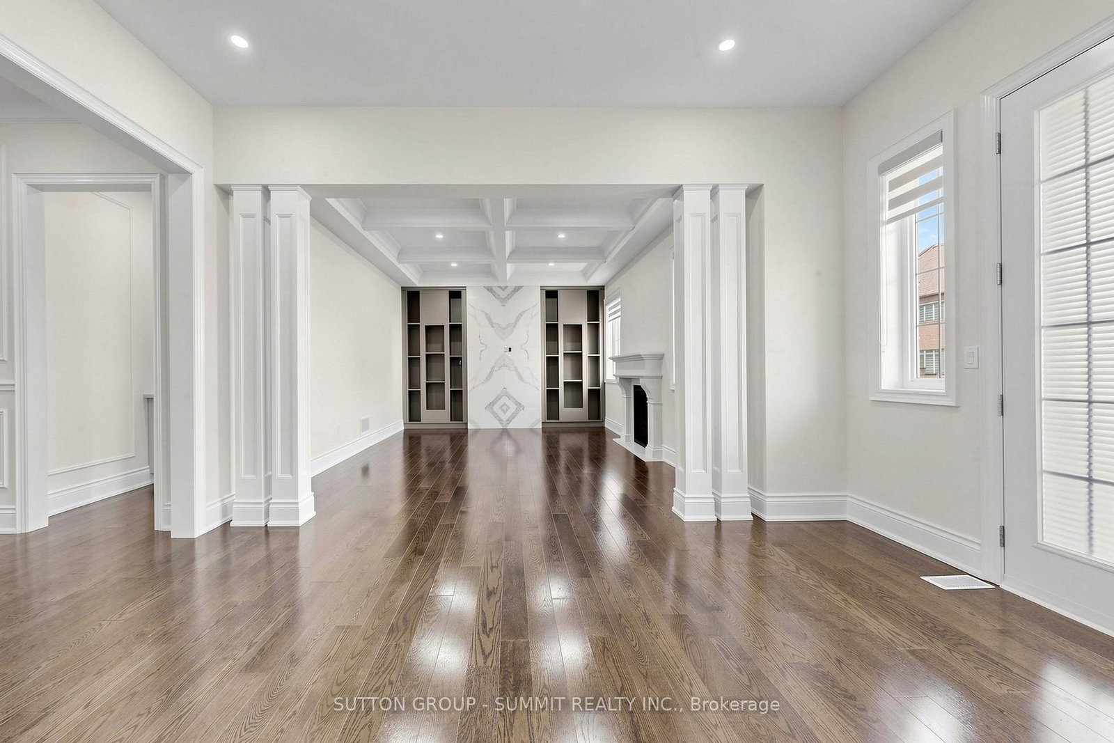 22 PORT ROYAL Avenue, Unit MAIN FLOOR - Photo 8