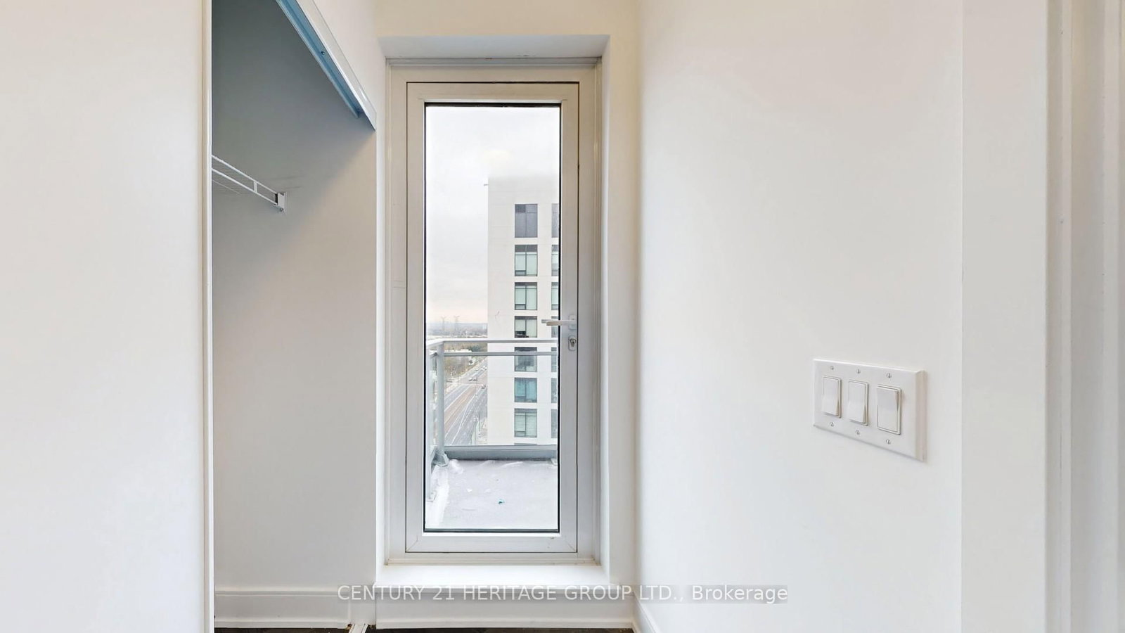 8888 Yonge Street, Unit 1205 - Photo 28