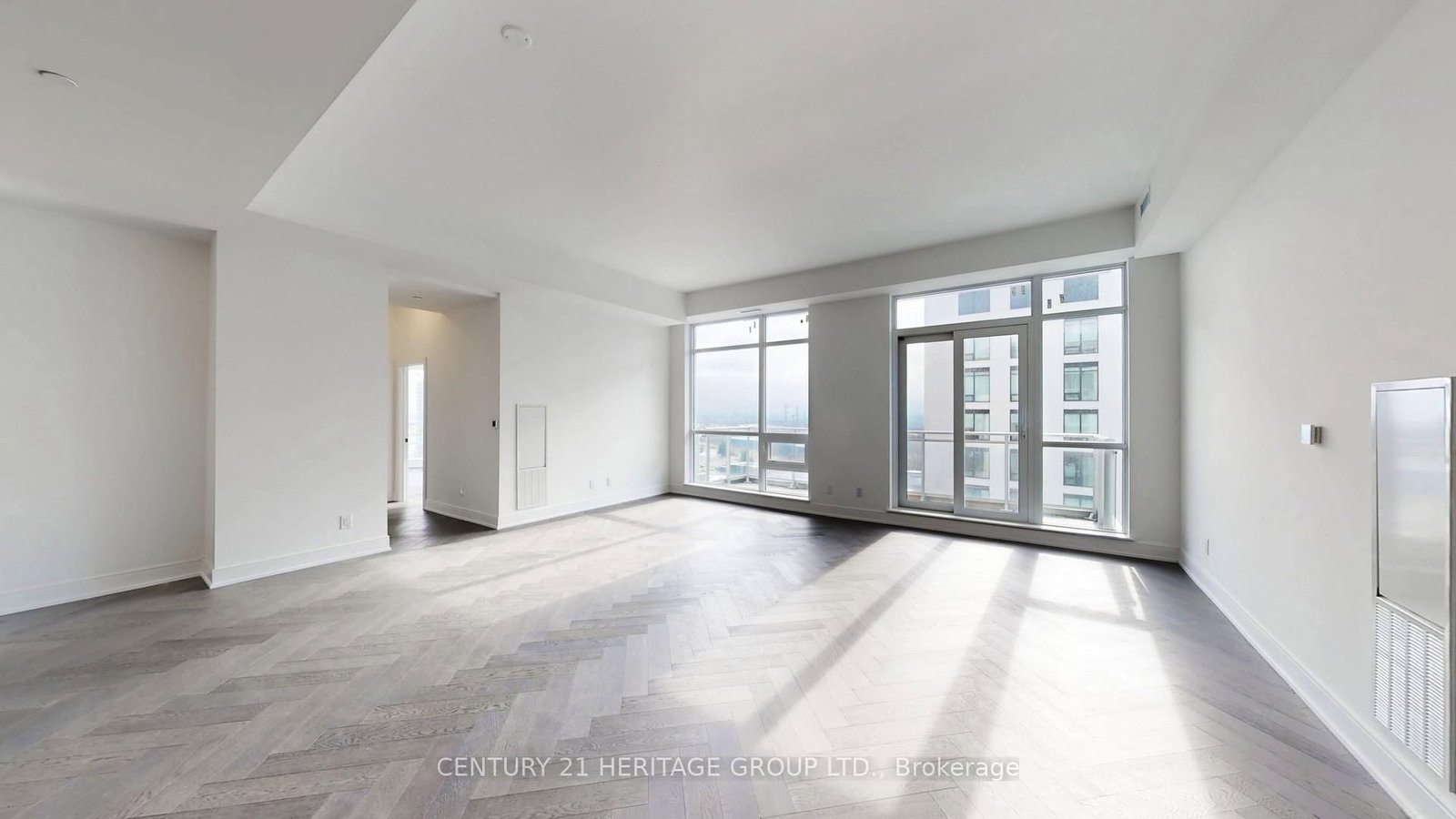 8888 Yonge Street, Unit 1205 - Photo 6