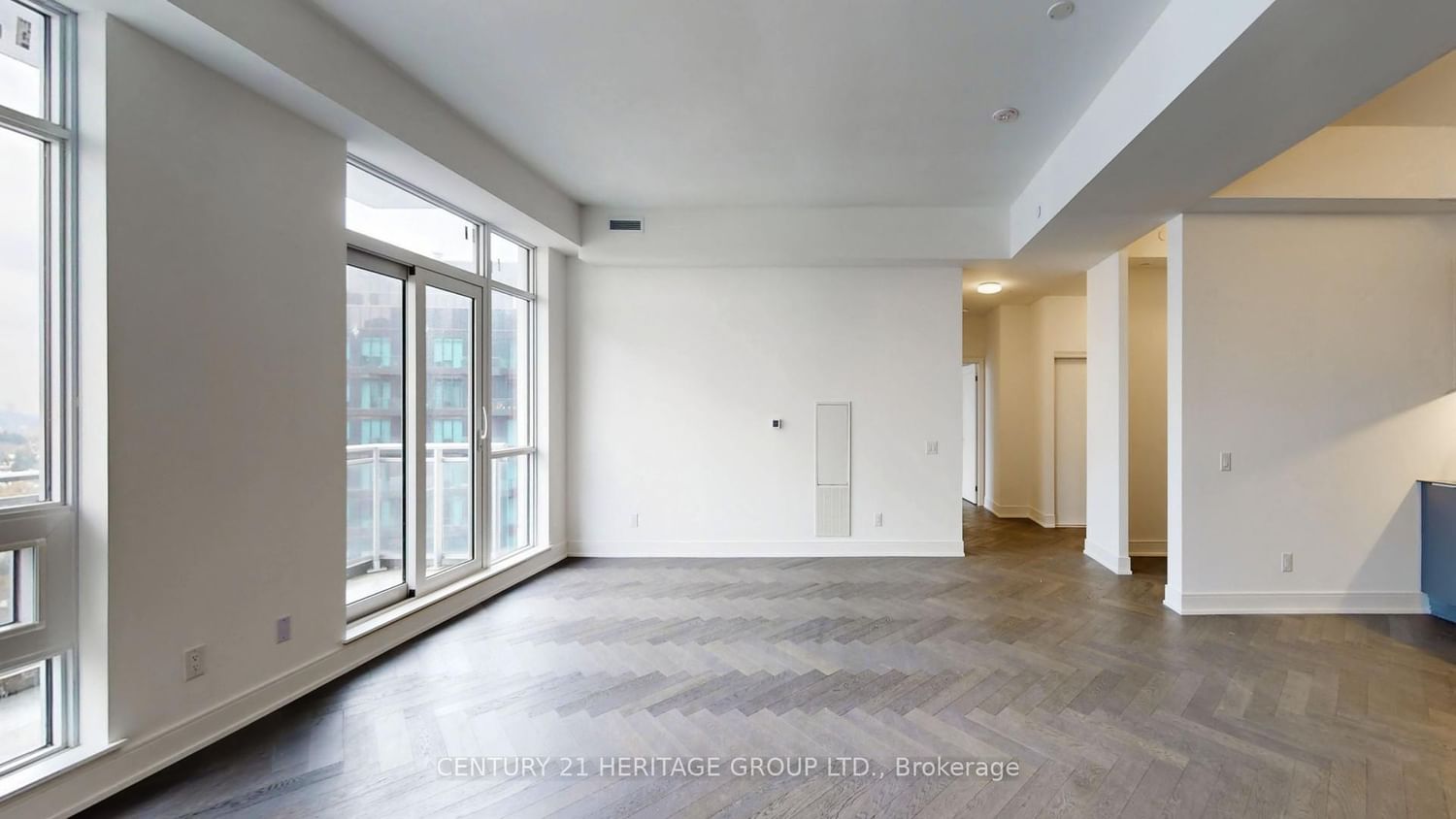 8888 Yonge Street, Unit 1205 - Photo 9