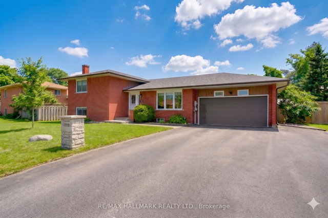 215 Parkside Crescent