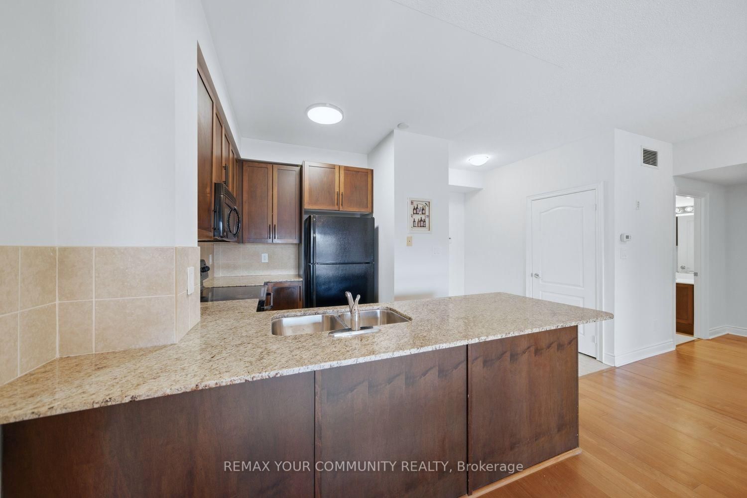 160 Woodbridge Avenue, Unit 409 - Photo 12