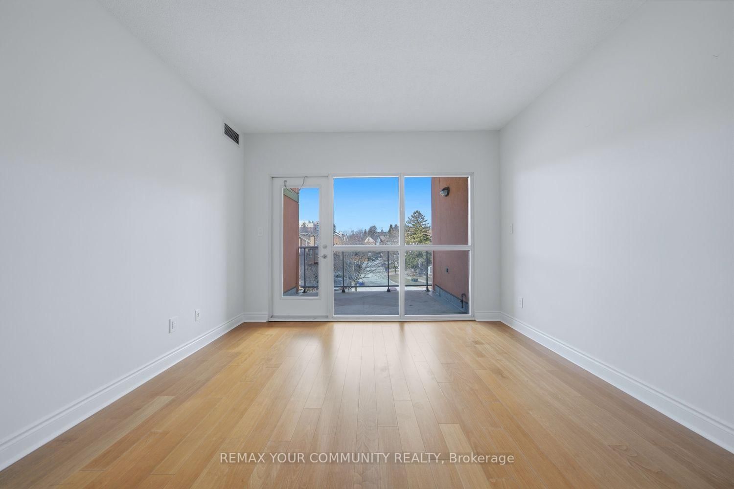 160 Woodbridge Avenue, Unit 409 - Photo 16