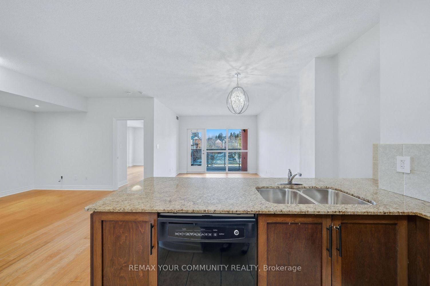 160 Woodbridge Avenue, Unit 409 - Photo 8