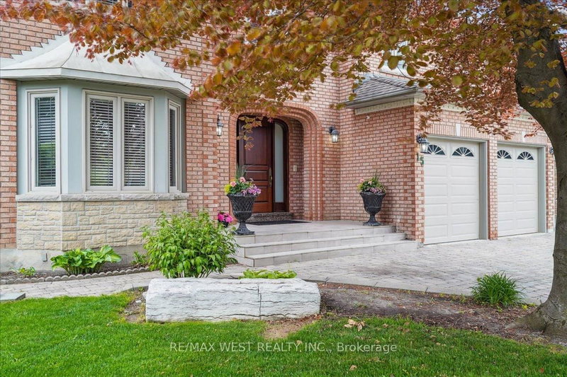 15 Brownlee Ave, Vaughan, L4L 8H4 | Image 2