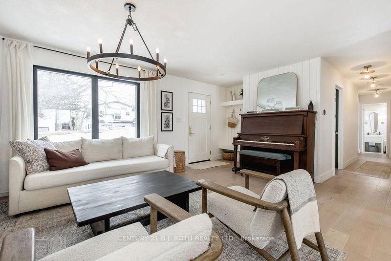 7845 YONGE St, Innisfil, L9S 1K8 | Image 3