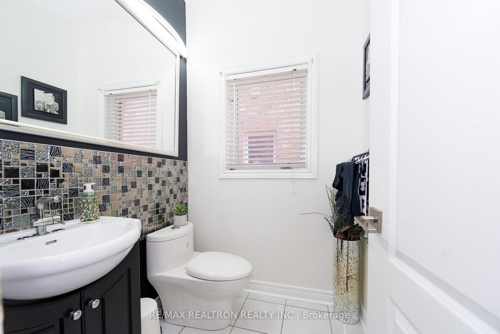 206 Featherstone Avenue - Photo 8