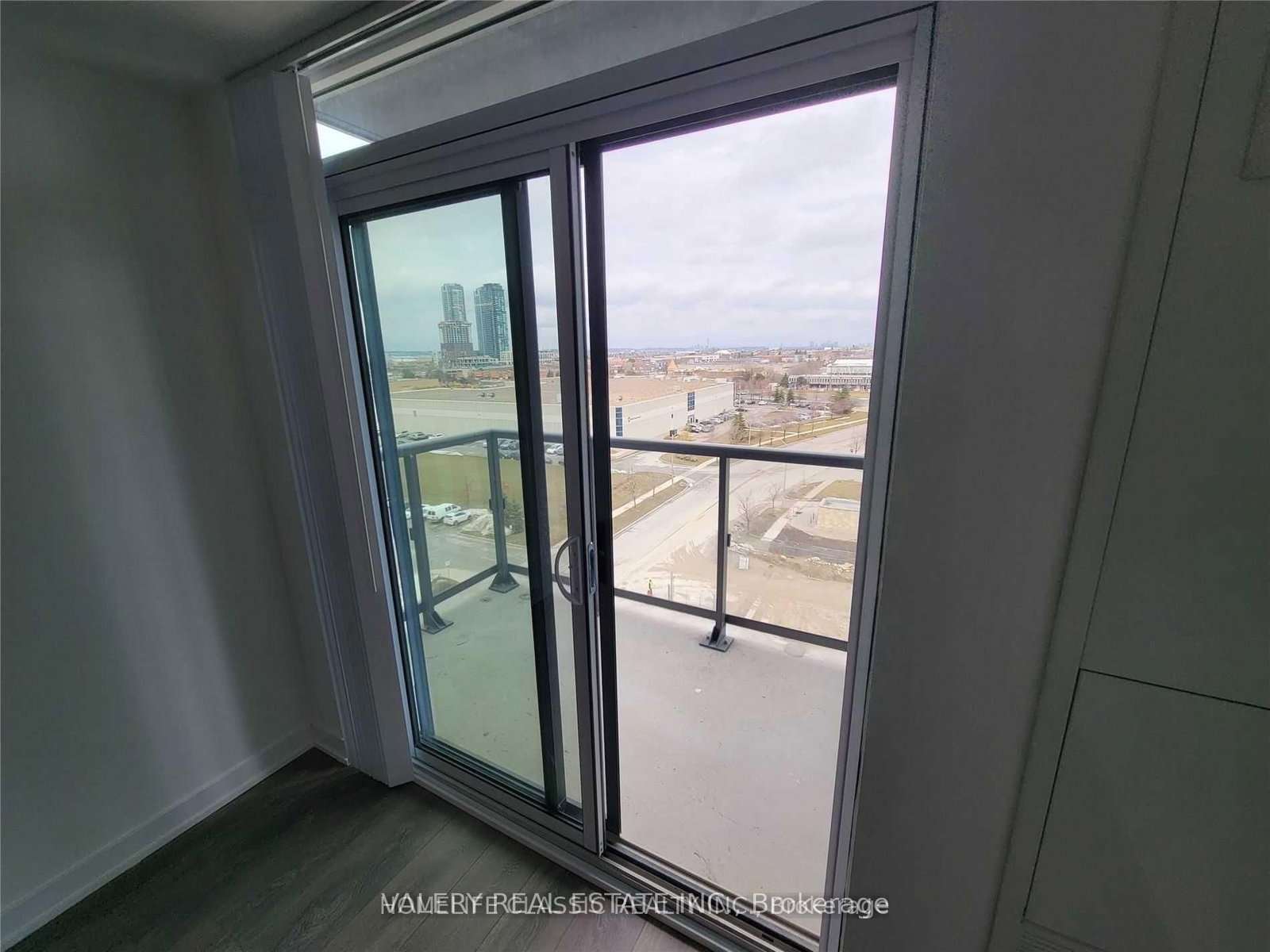 38 Honeycrisp Crescent N, Unit 816 - Photo 3