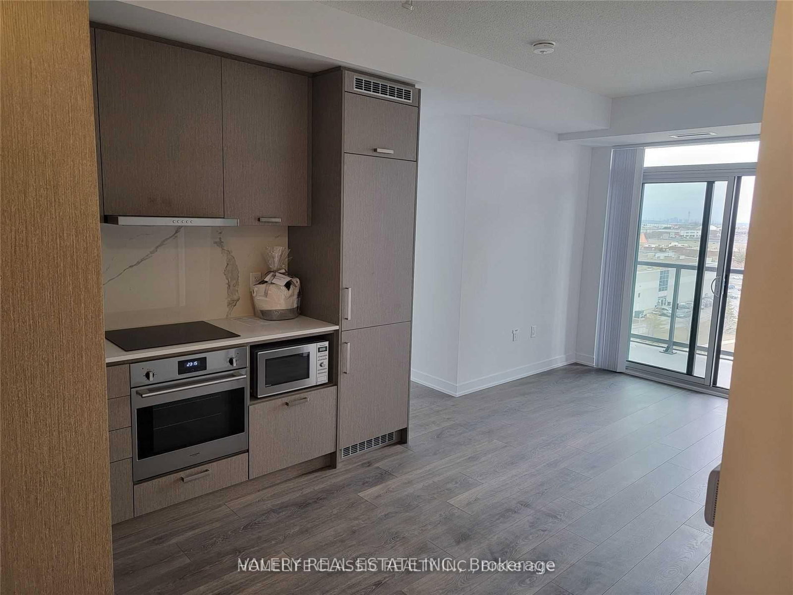 38 Honeycrisp Crescent N, Unit 816 - Photo 9