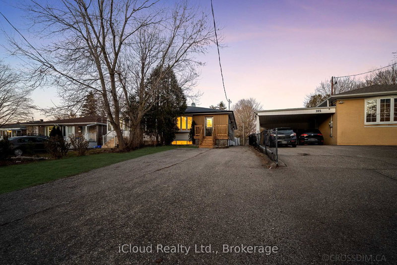 107 Bayview Pkwy, Newmarket, L3Y 3W2 | Image 3