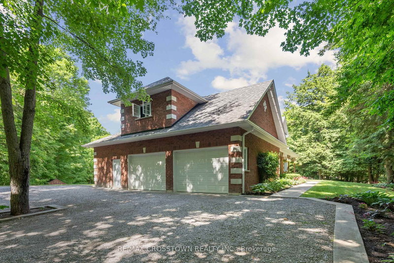 19 Gillespie Tr S, Essa, L3W 0V1 | Image 3