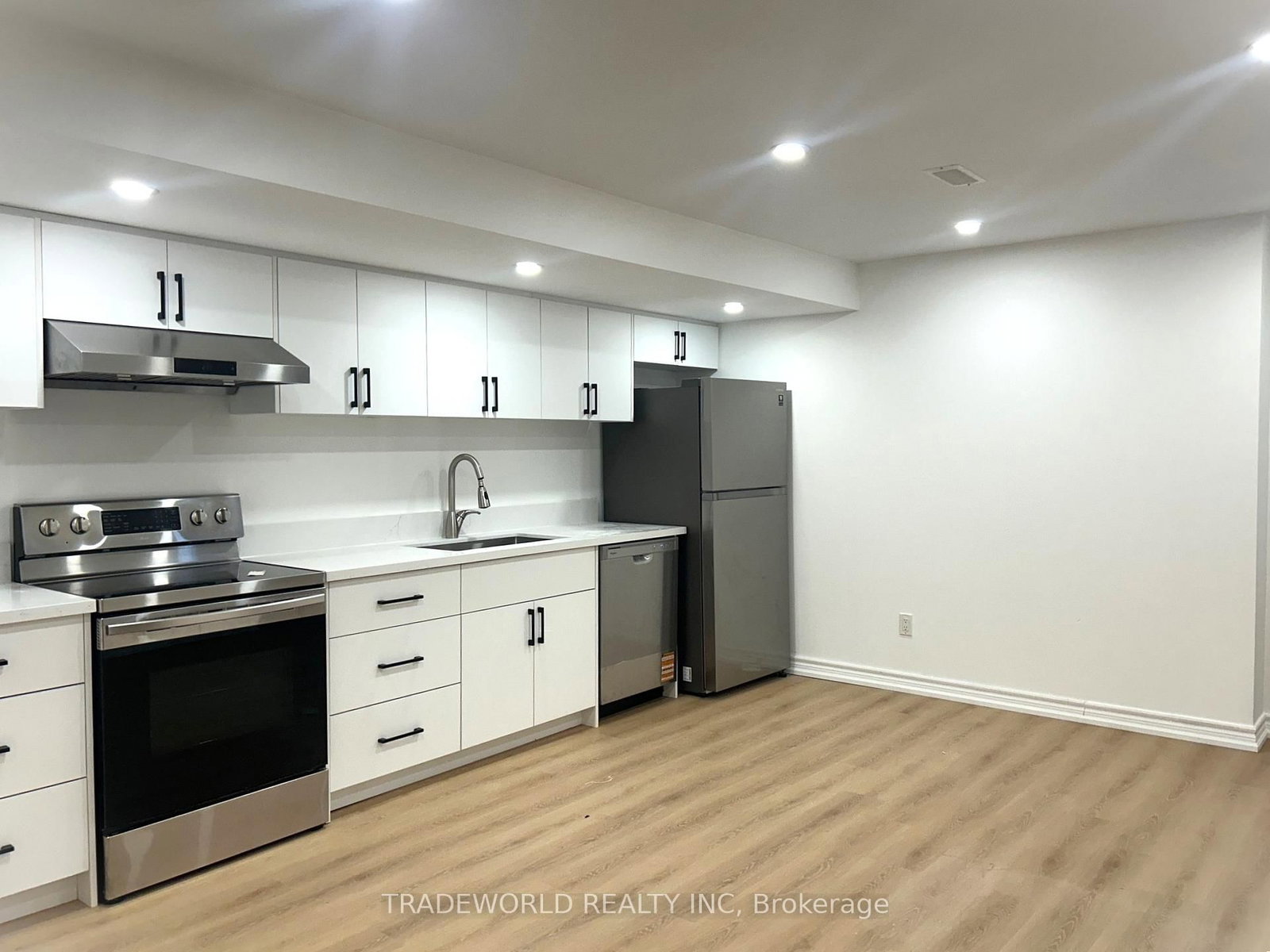 142 Shady Oaks Avenue, Unit Basement Unit - Photo 3