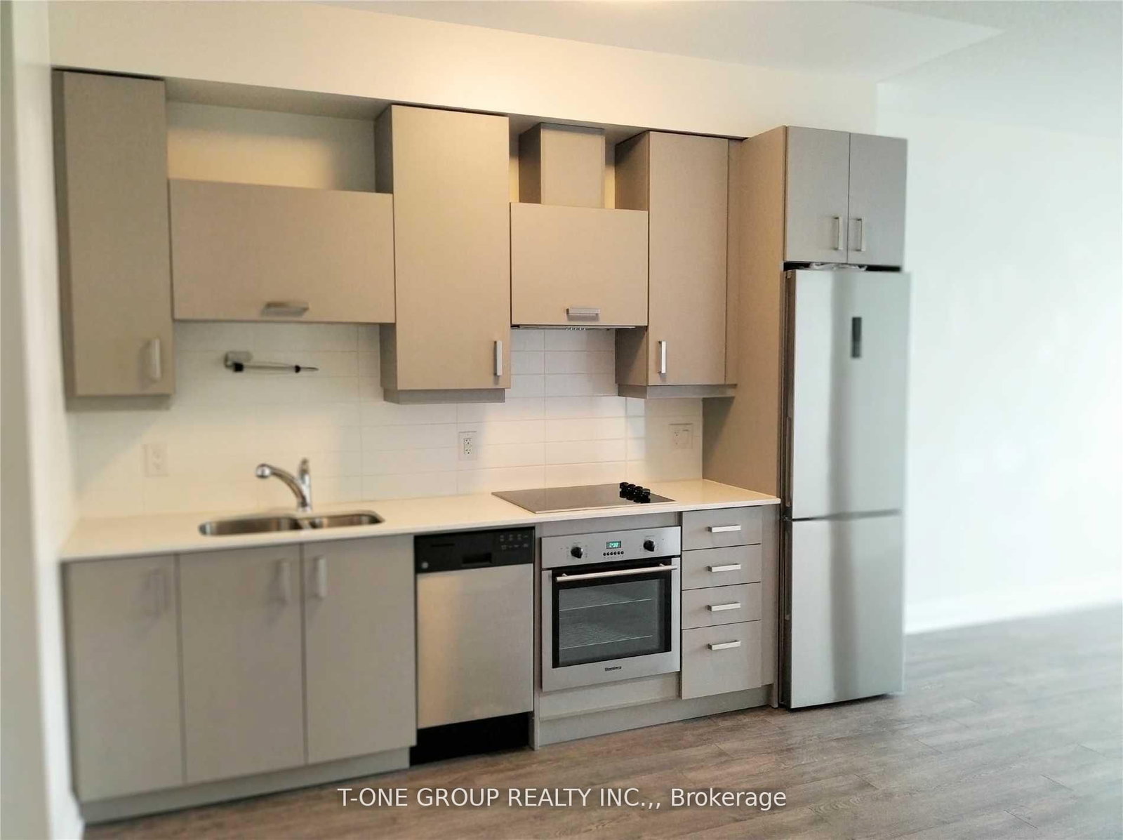 28 Uptown Drive, Unit 723 - Photo 2