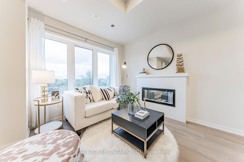 152 Matawin Lane, Richmond Hill, L4B 0H8 | Image 2