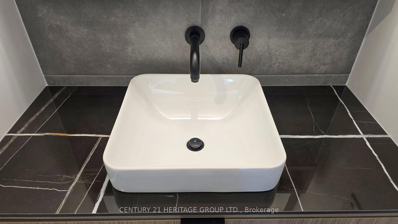 8888 Yonge Street, Unit 1205 - Photo 31