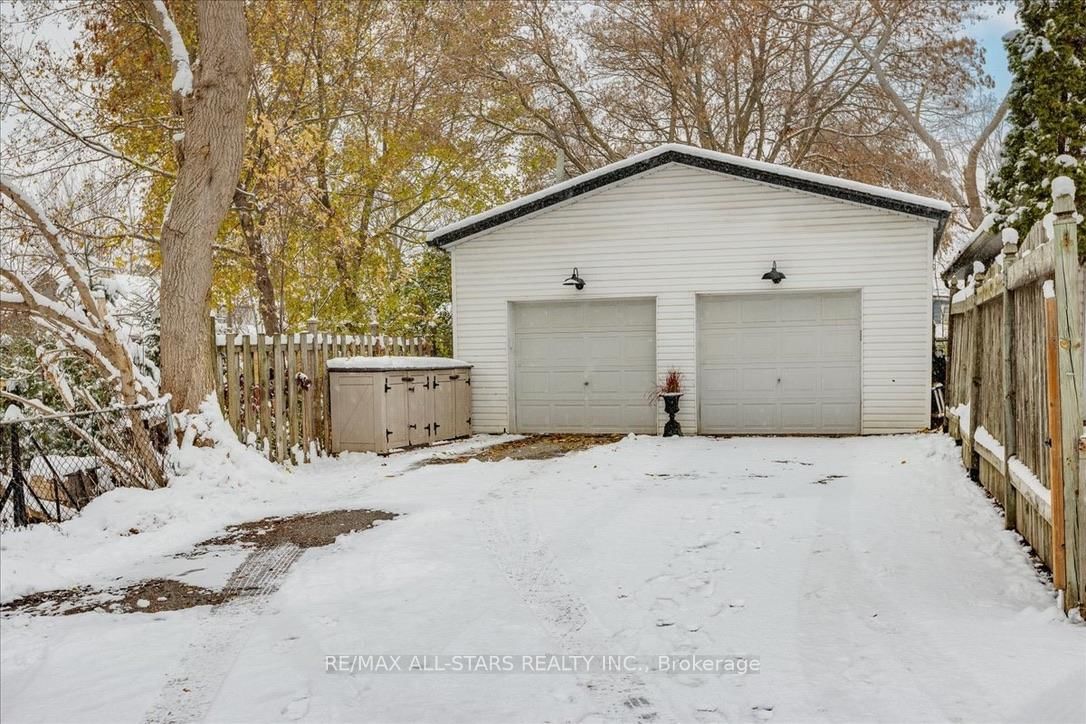387 Ontario Street, Unit Main Floor - Photo 15