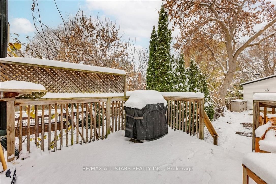 387 Ontario Street, Unit Main Floor - Photo 18