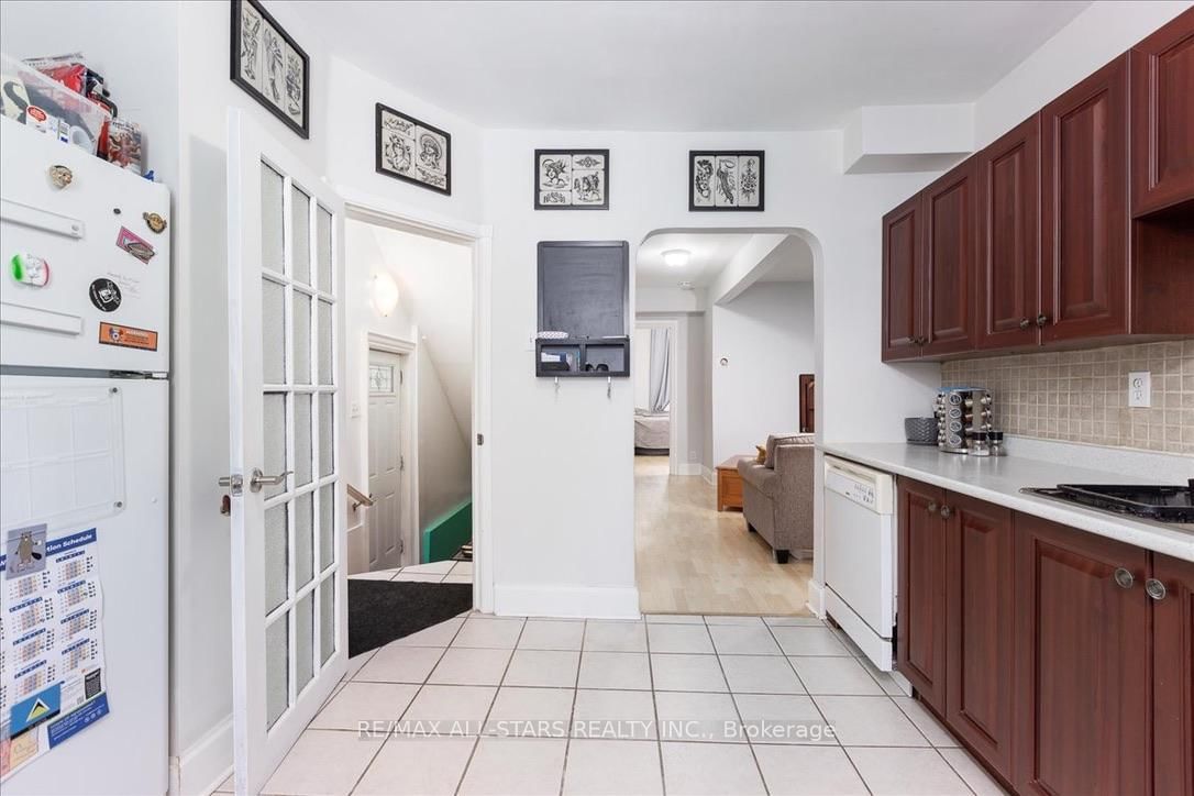 387 Ontario Street, Unit Main Floor - Photo 7