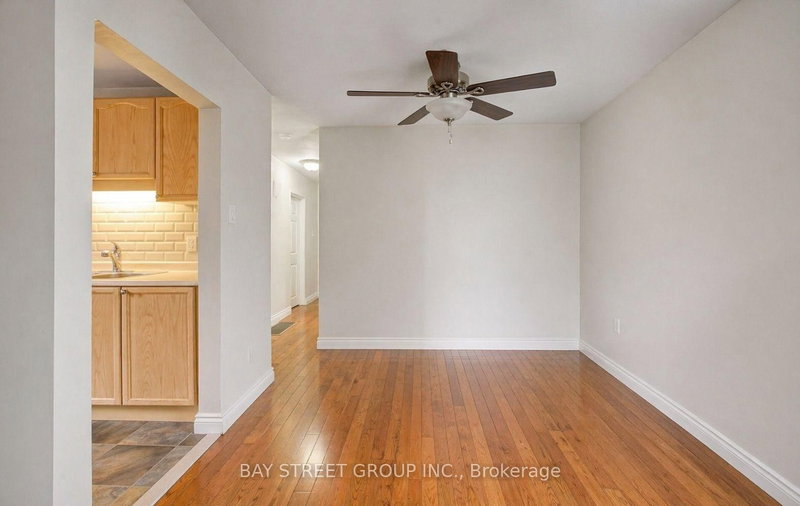 Main - 66 Walter Ave, Newmarket, L3Y 2T3 | Image 3